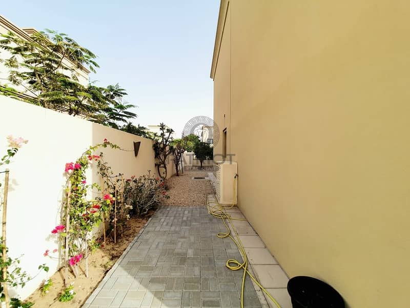 3 Well maintained & Vacating soon 3BR Independent Casa villa at Arabian Ranches 2
