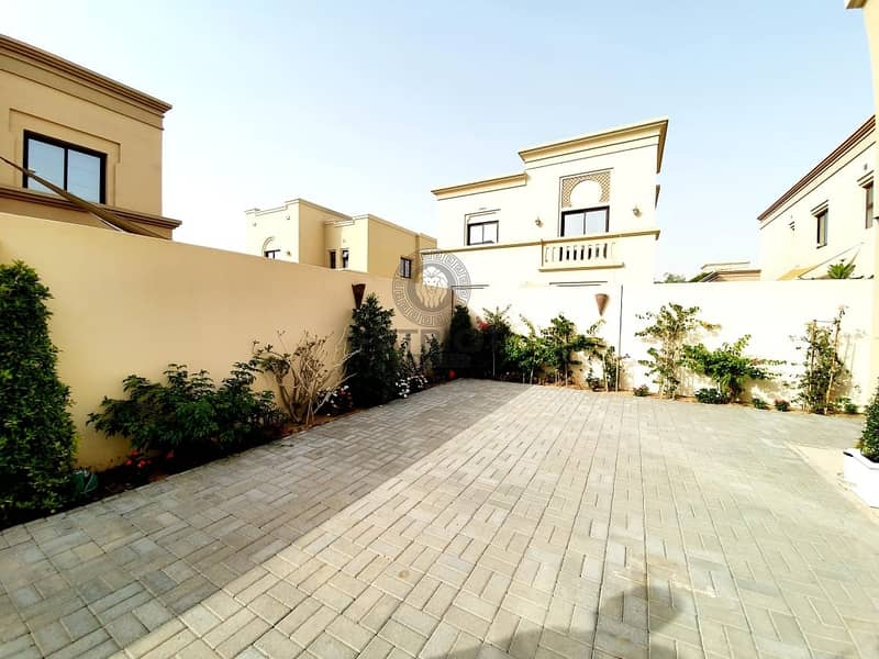 6 Well maintained & Vacating soon 3BR Independent Casa villa at Arabian Ranches 2