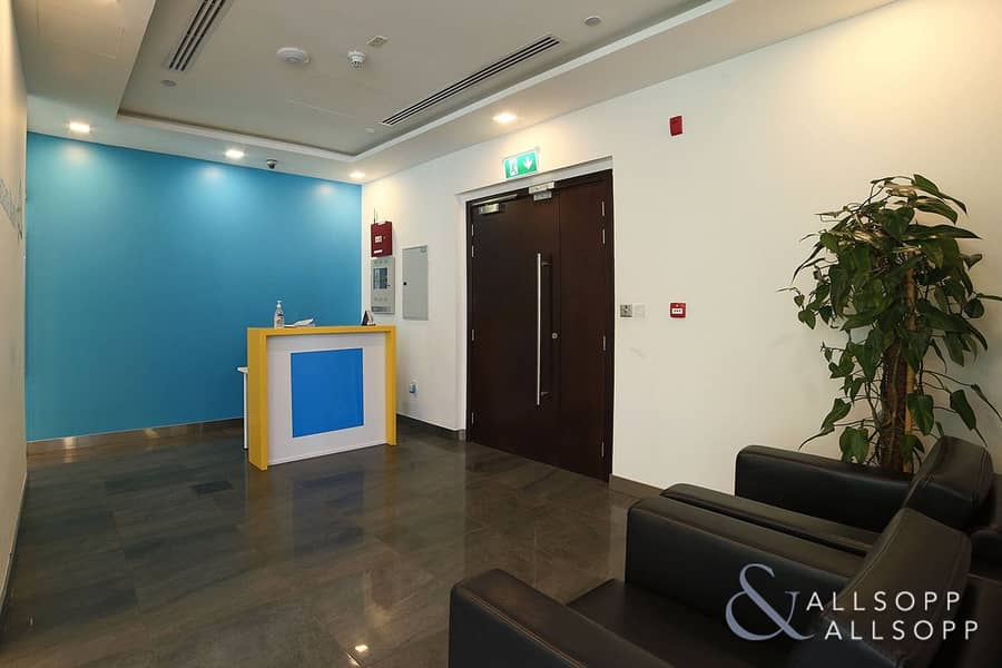 7 Fully Fitted Office | Close To Metro | DIFC