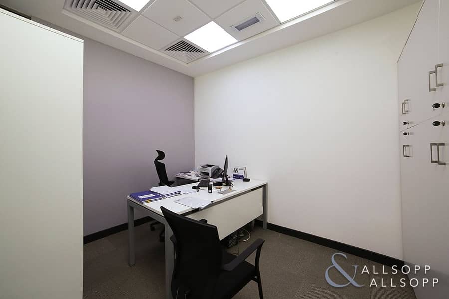 8 Fully Fitted Office | Close To Metro | DIFC