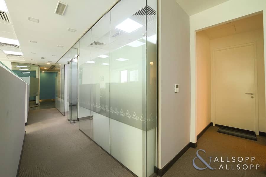 9 Fully Fitted Office | Close To Metro | DIFC