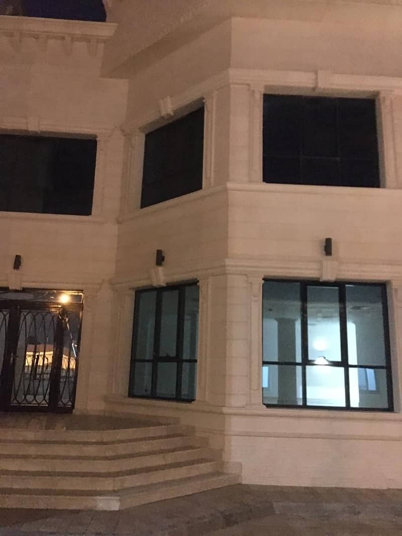 فيلا تجارية في آل نهيان 6 غرف 750000 درهم 4807982