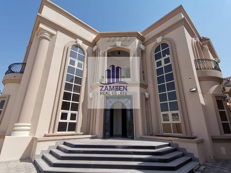 5 MASTER BED ROOM WITH MAID ROOM CLOSE TO MAIN ROAD 5 MASTER BED ROOM WITH MAID ROOM CLOSE TO MAIN ROAD