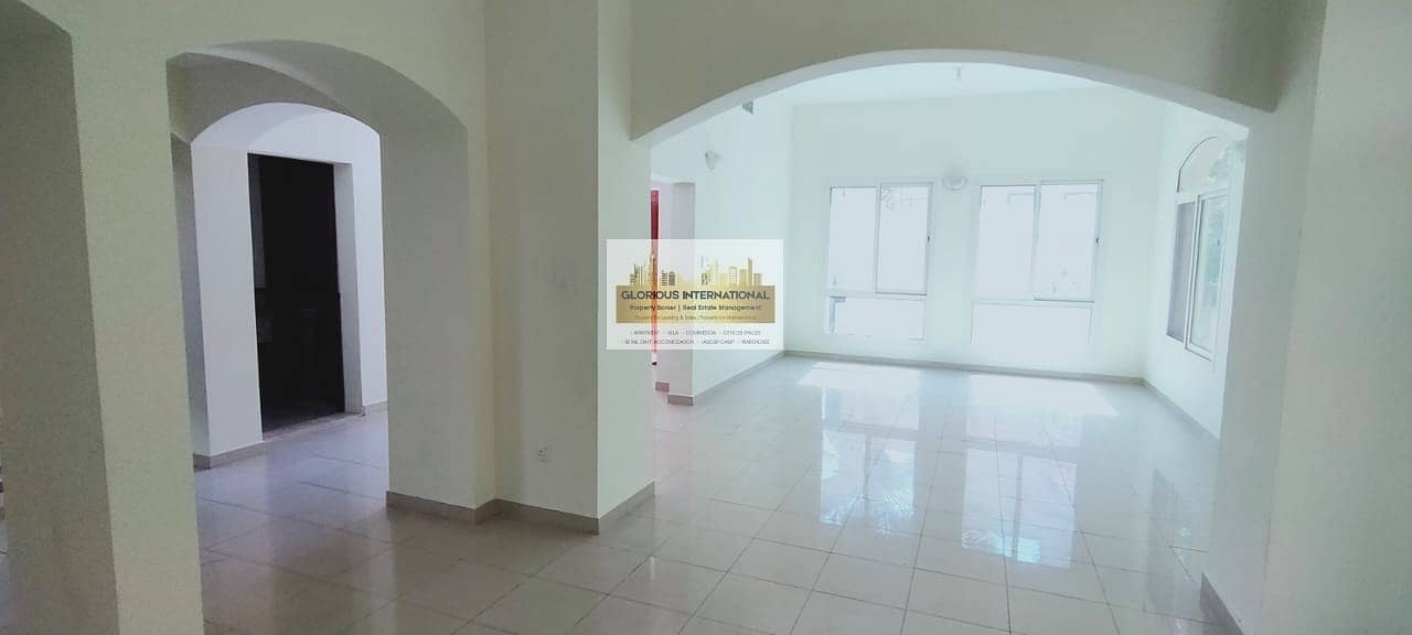 W/ Garden&Facilities 4BR Villa Mushrif Garden