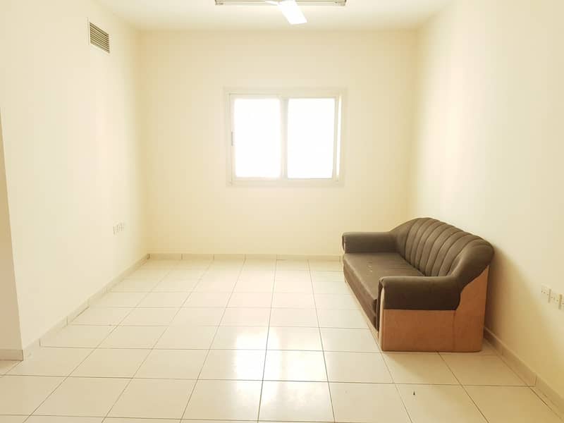 SAPCIOUS 1BHK APARTMENT WITH BALCONY CENTRAL AC/GAS JUST IN 17K