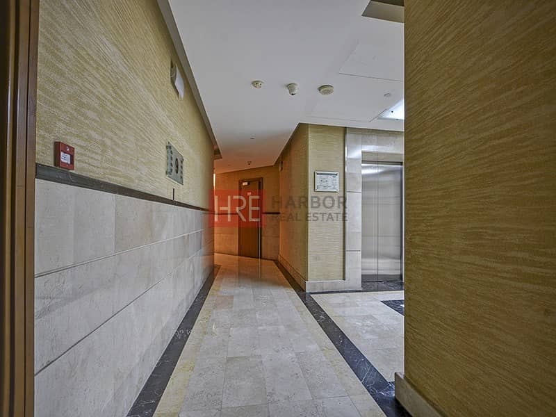 7 Near Metro | Large Studio | Great Open View