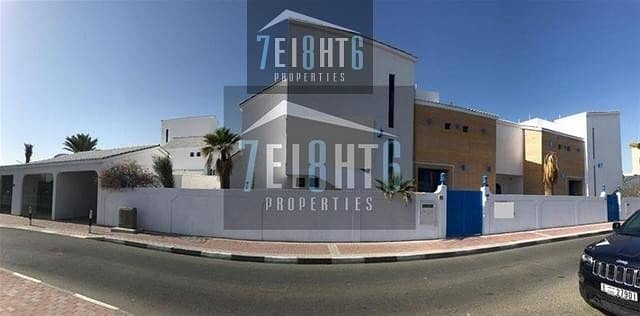 6 Commercial villa: 6 b/r indep villa excellent location directly on Al Wasl Road private parking