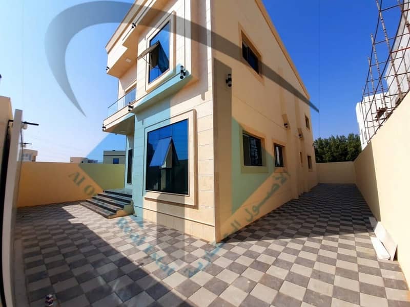 Villa for sale in the emirate of Ajman, Al Yasmeen area, excellent new finishing, first inhabitant Central air-conditioning Stone facade