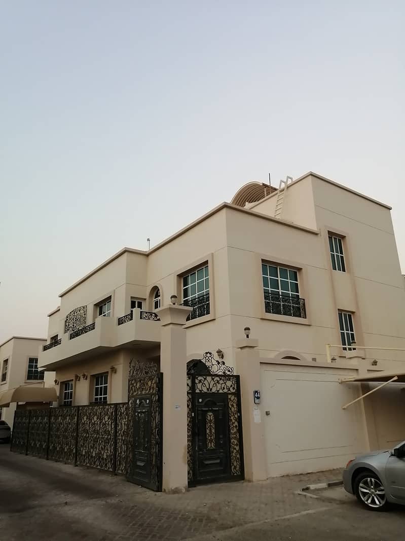 PRIVATE ENTRANCE 5 BEDROOMS VILLA WITH MAIDROOM FOR RENT AT MBZ 140
