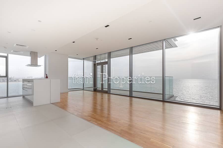 4BR Apartment with Full Panoramic Sea View