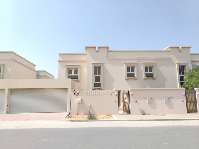 Huge luxury 4bed villa with maid room rent 80k in (1)cheque payment