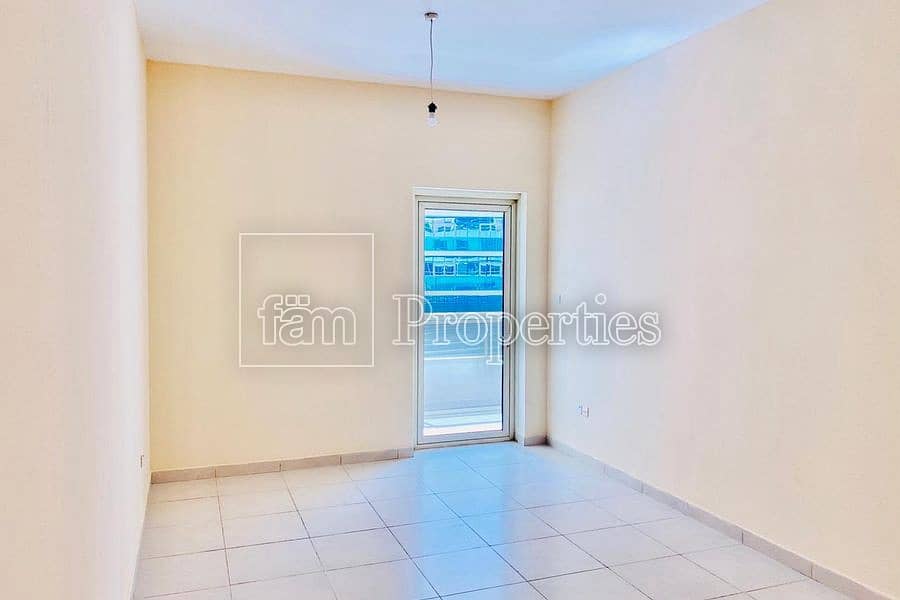 Spacious 2 bedroom | Unfurnished | Road View