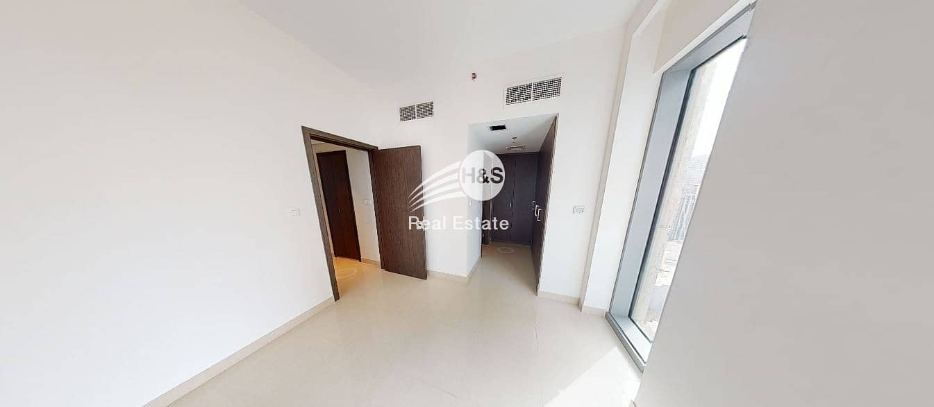 Exclusive for Sale: High Floor I Creek Tower View I Below OP Exclusive for Sale: High Floor I Creek Tower View I Below OP