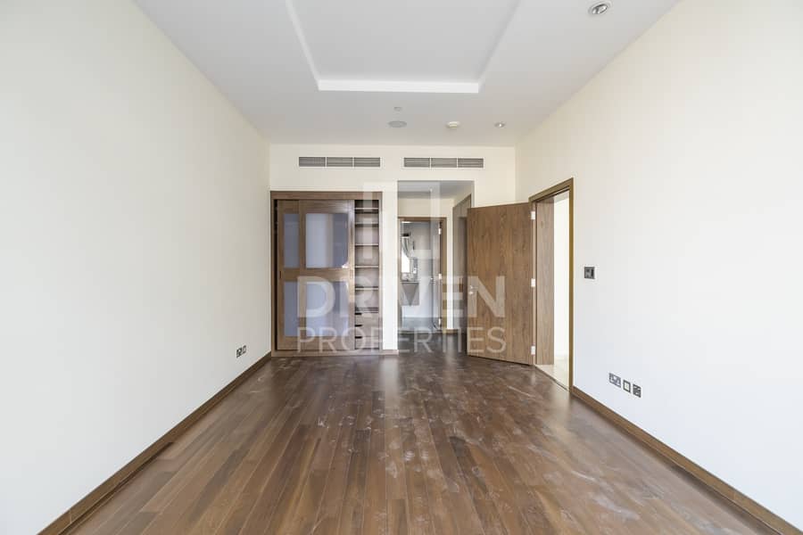High floor and Large Apt | Partial Sea view