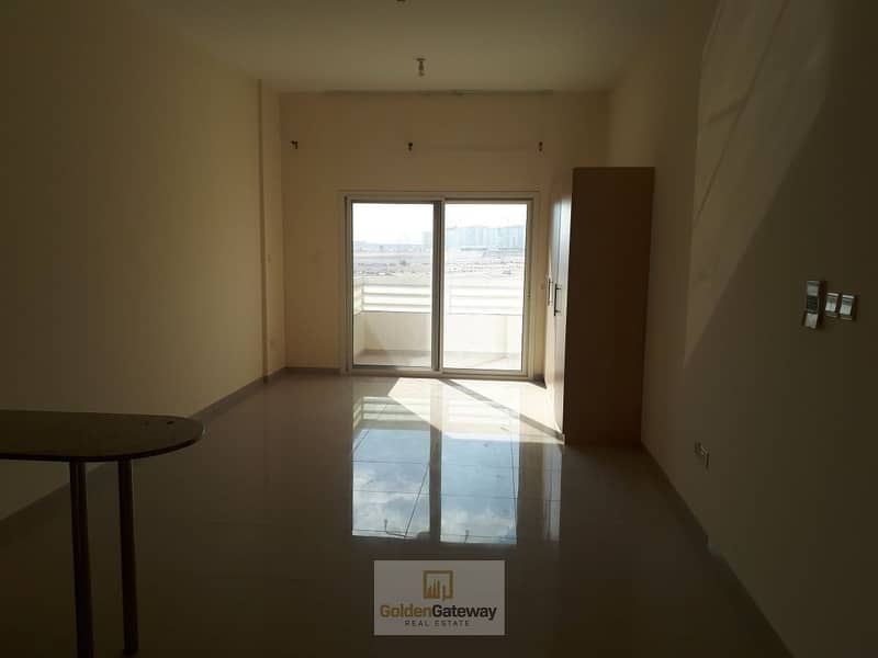 8 Spacious Studio with balcony and parking