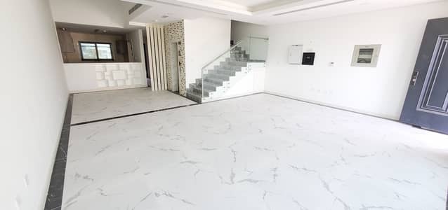 Brand New 4 Bedroom with Maid room | Elevator | Close Gate Parking Brand New 4 Bedroom with Maid room | Elevator | Close Gate Parking