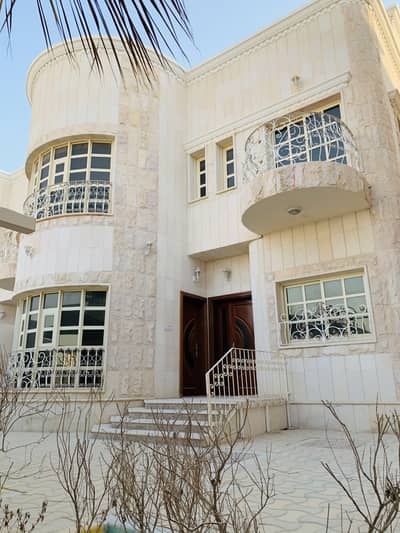 4 Bedroom Villa for Rent in Al Shamkha, Abu Dhabi - Beautiful 4 Bedrooms Villa with Separate Entrance and Driver Room 4 Bedroom Villa for Rent in Al Shamkha, Abu Dhabi - Beautiful 4 Bedrooms Villa with Separate Entrance and Driver Room