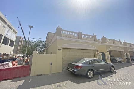 3 Bed Downstairs | Upgraded | Corner Unit 3 Bed Downstairs | Upgraded | Corner Unit