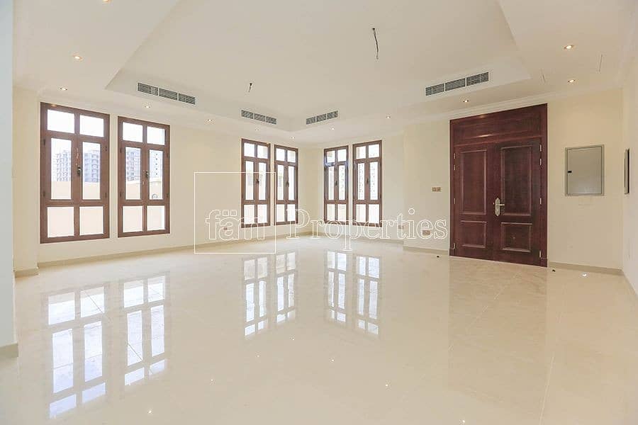 Spacious 3 Bedroom Townhouse Plus Maid Room