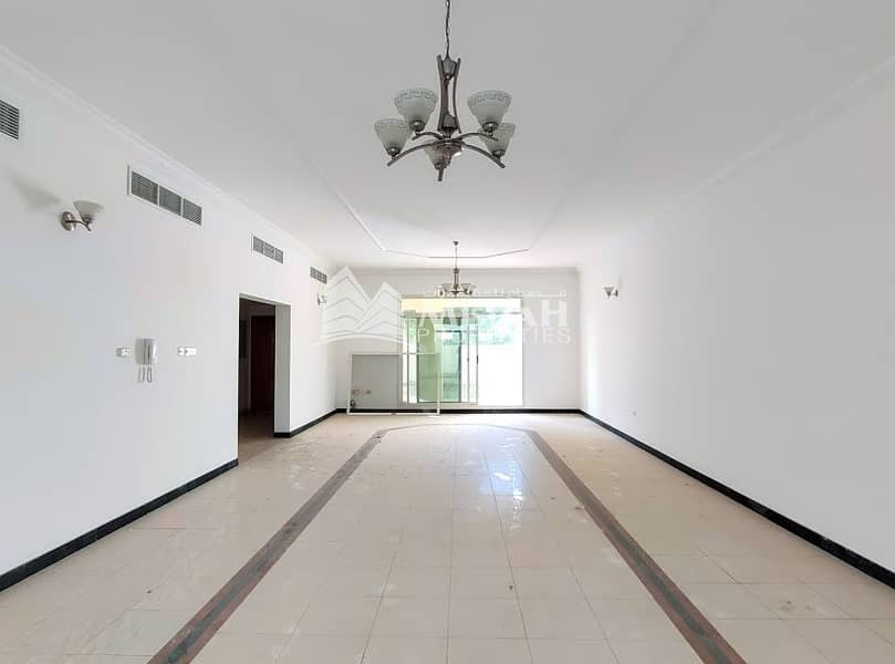 Spacious 5 Bedroom Villa in Jumeirah: with Private Garden space Spacious 5 Bedroom Villa in Jumeirah: with Private Garden space
