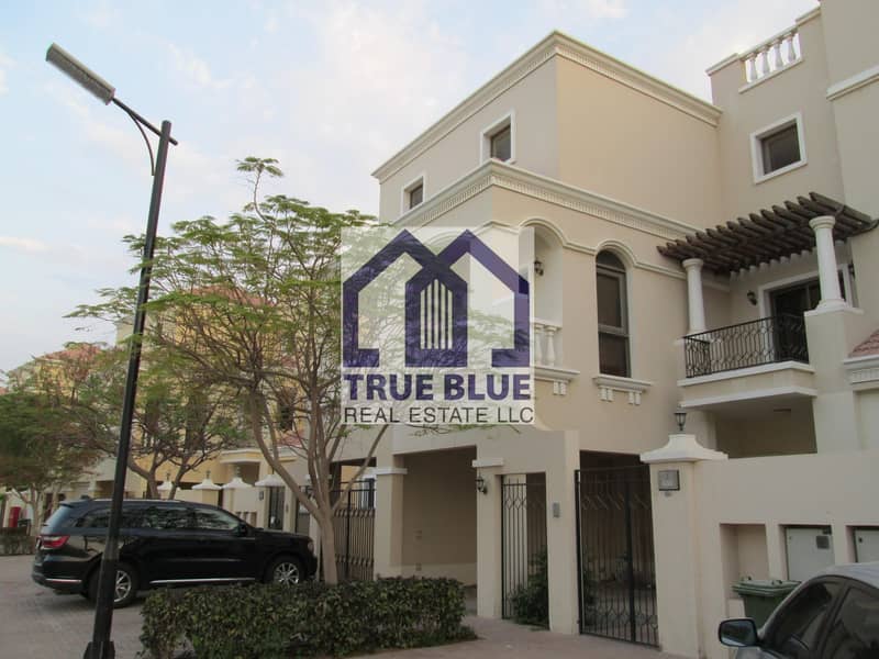 CATCH THE DEAL: 4B BR TOWN HOUSE IN LOWEST PRICE CATCH THE DEAL: 4B BR TOWN HOUSE IN LOWEST PRICE