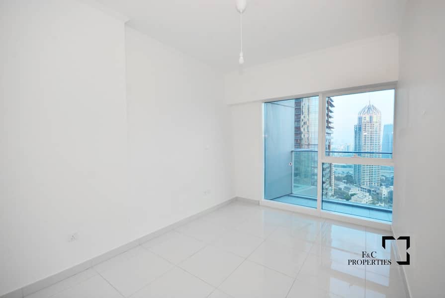 12 Marina View | Spacious 2BR | Chiller Free