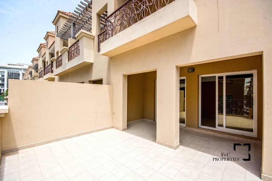 15 Corner 4 Bed+Maid | Large Garden | Ready to Move