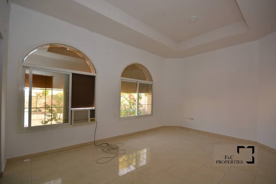 10 Spacious 3br | big garden | Swimming Pool