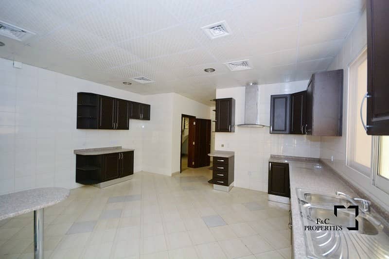 7 Large 5br | Luxury quality | Swimming Pool |