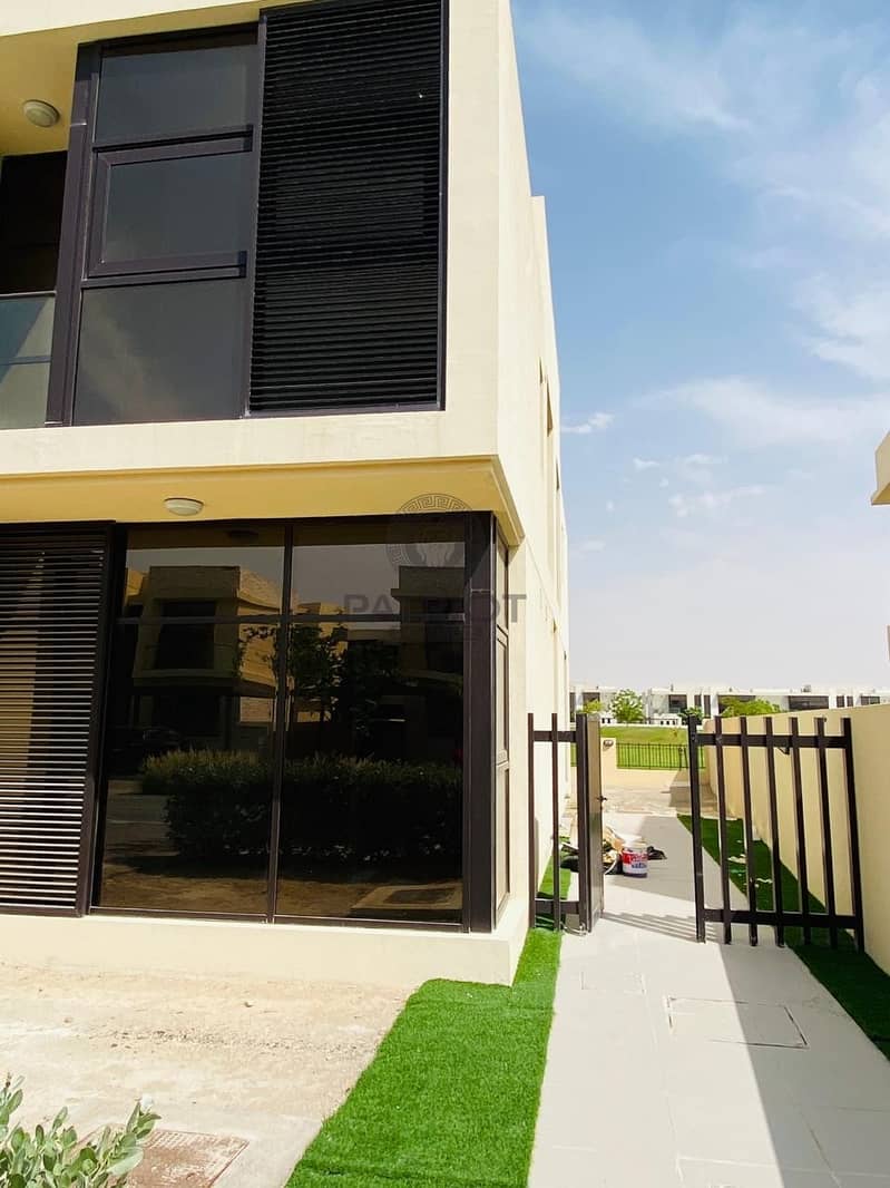 5 Ready to move villa in Dubai Damac hills Park villas.