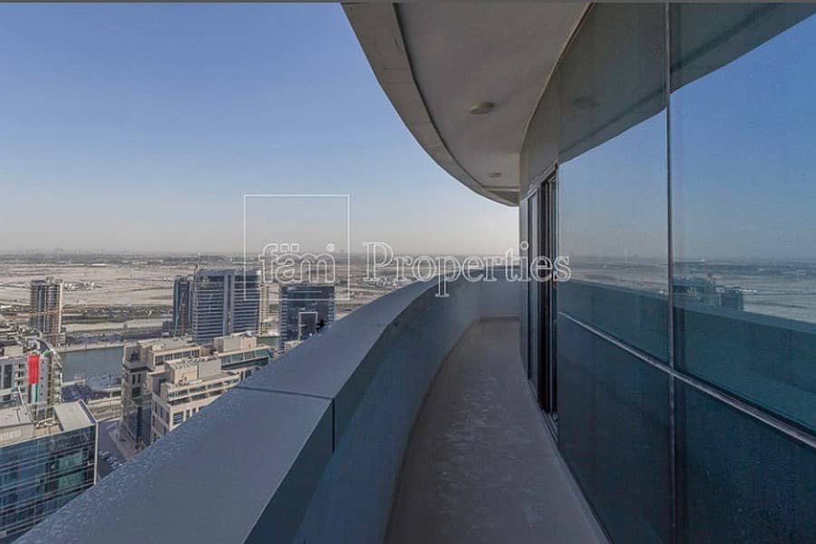 4 Stunning Aprt I Prime Location I Burj View !