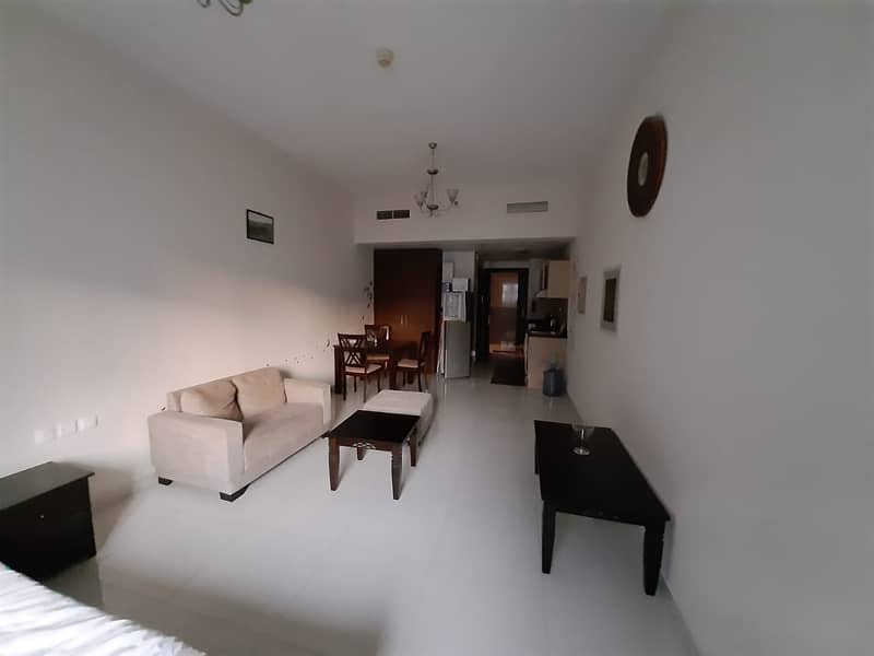 Massive Furnished Studio - Community View Massive Furnished Studio - Community View