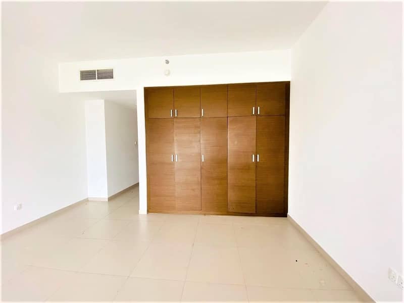 4 An Amazing 1 BR Apartment High Floor Bigger Layout