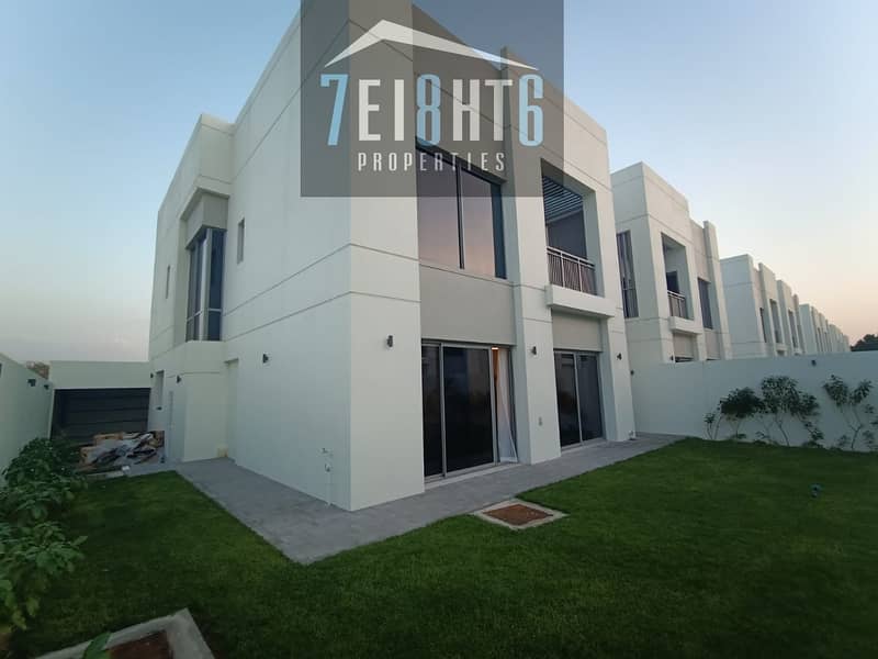 Exceptional quality: 5 b/r indep BRAND NEW villa + maids room + large landscaped garden for rent in Umm Suqeim 1