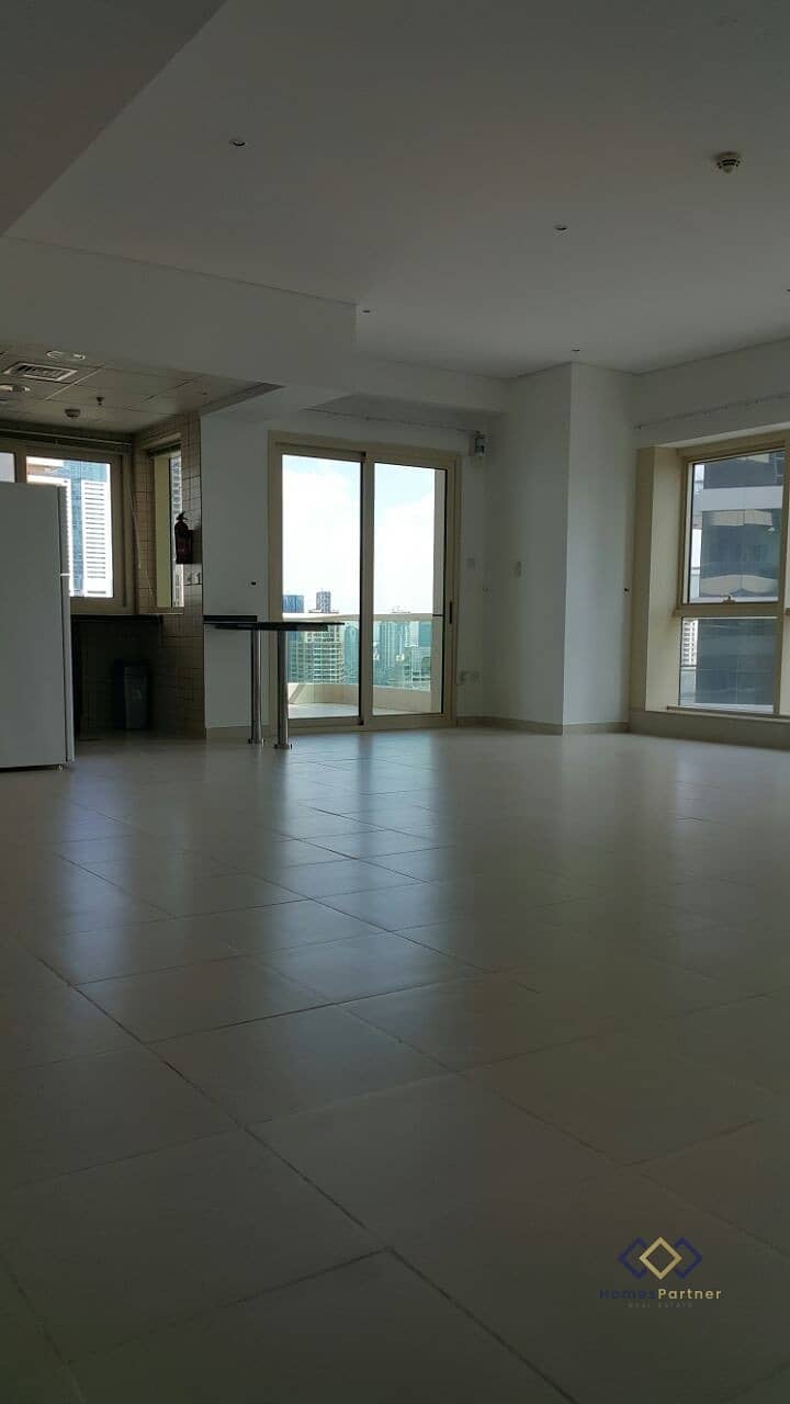 Full Marina Sea | 2 Bedrooms | Royal Oceanic | Kitchen appliances | AED 95k 6 Cheques.