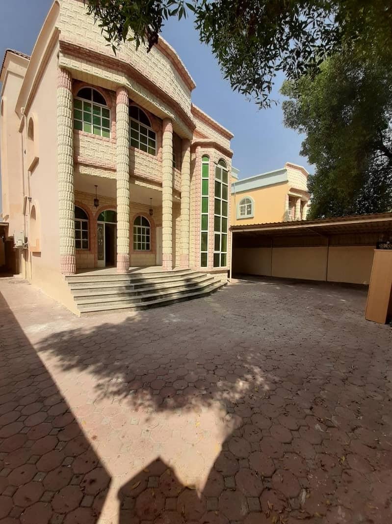 For rent in Ajman, Al Rawda, a two-storey villa, 6 rooms, a majlis, a hall, monsters, annexes and air conditioners