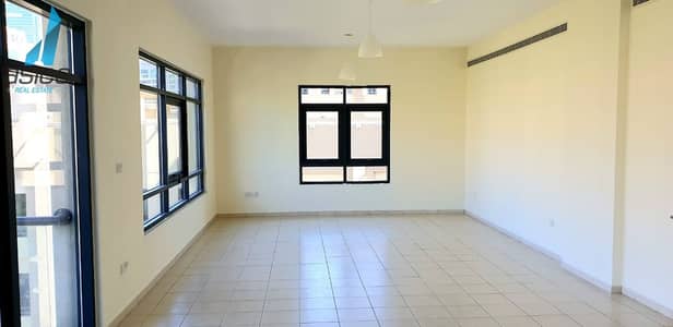 Bright and Spacious 3BHK Unit I Fitted Kitchen Bright and Spacious 3BHK Unit I Fitted Kitchen