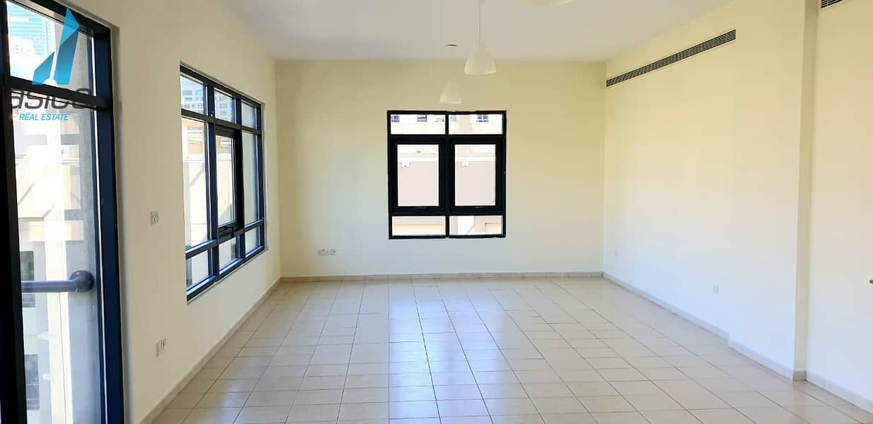 Bright and Spacious 3BHK Unit I Fitted Kitchen Bright and Spacious 3BHK Unit I Fitted Kitchen