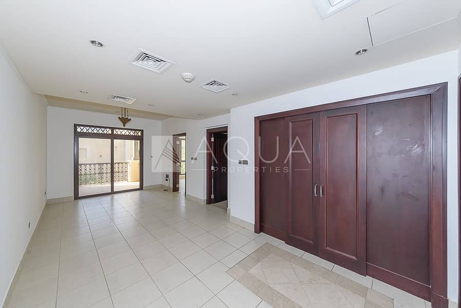 Well Maintained I Spacious Unit I Vacant