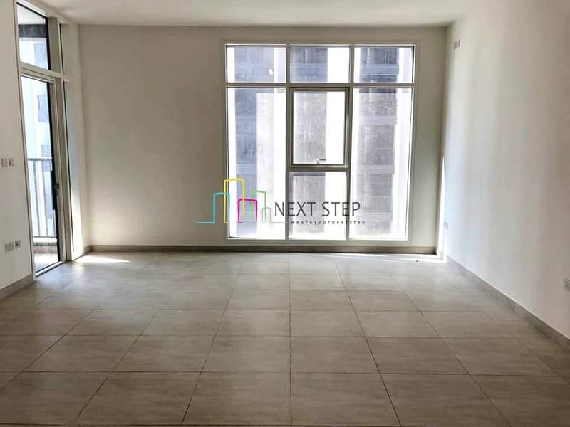 Exquisite 1 BR Apartment with Laundry room and Balcony