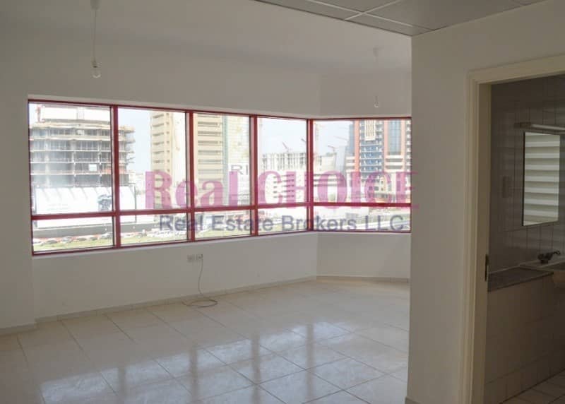 41 Hot Deal! 3BR @75k/yr. | 4 Cheques 3BR Plus Laundry