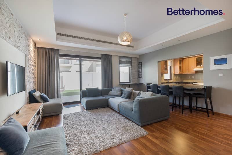 Upgraded I Big Plot I 3M | Closed garage I Store Upgraded I Big Plot I 3M | Closed garage I Store