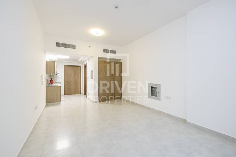 Brand New | Spacious Unit | Close to Mall