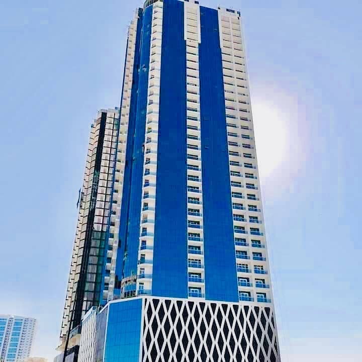Spacious Apartment 2 Bed, 2 Bath in Oasis Tower