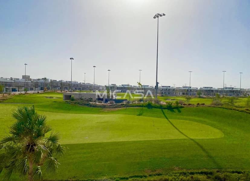 Area Specialist | Golf course | Huge Plot
