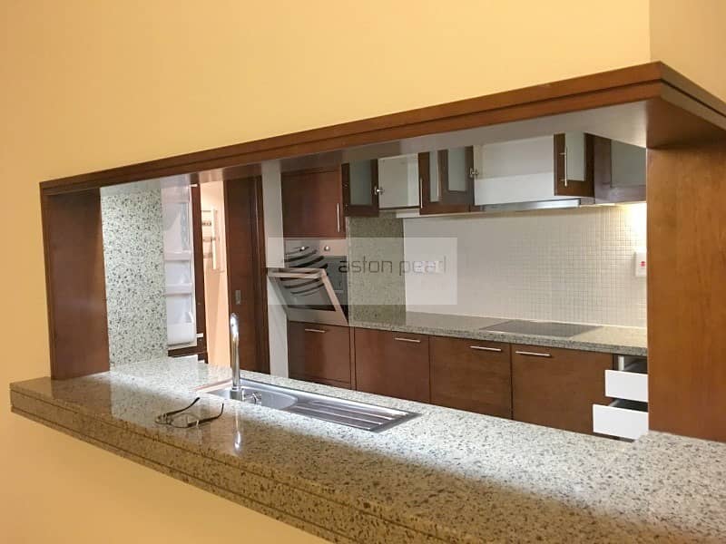 18 1 Bedroom |  Spacious Balcony | South Ridge 3 Apt.