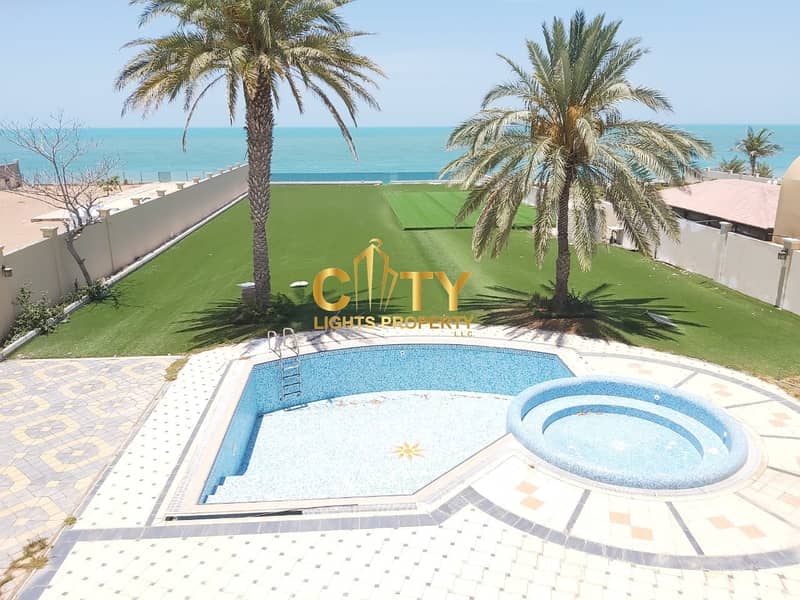 40 Luxury Residence | 4BR Villa with Direct Beach View