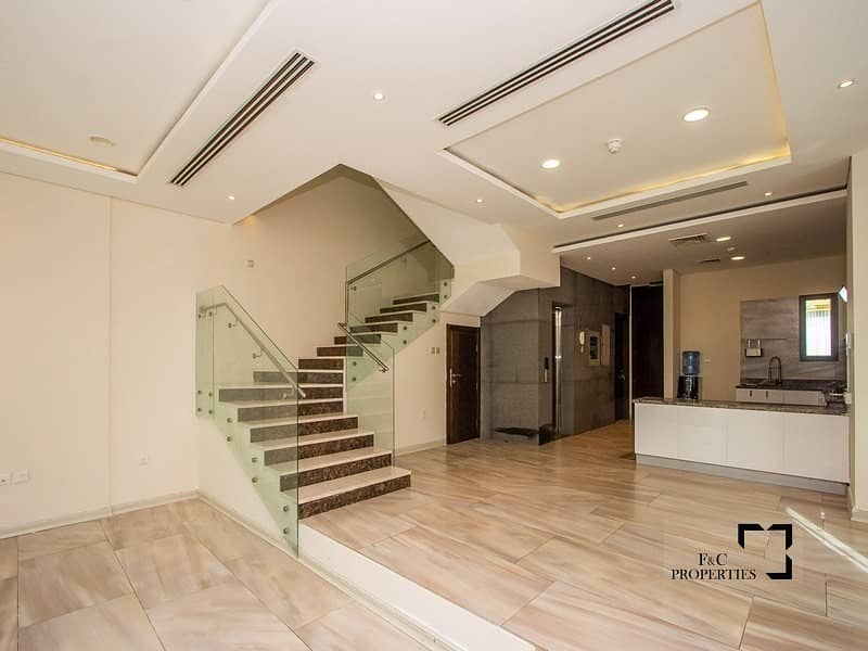 2 Reduce Price Signature | 4+Maid | Private Elevator