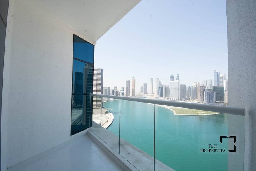 14 Live the Luxury | High Floor | Canal View