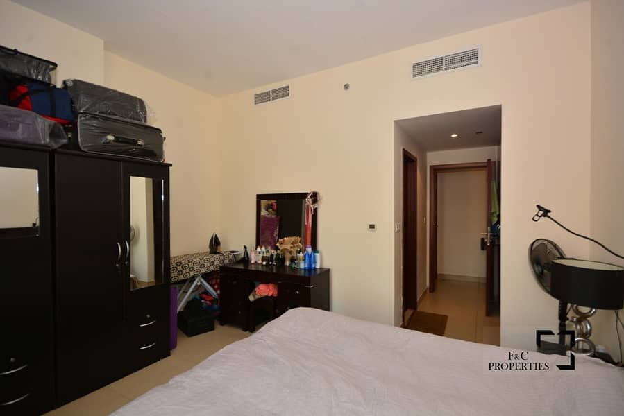 13 Standium Point 1BR with balcony Lake View